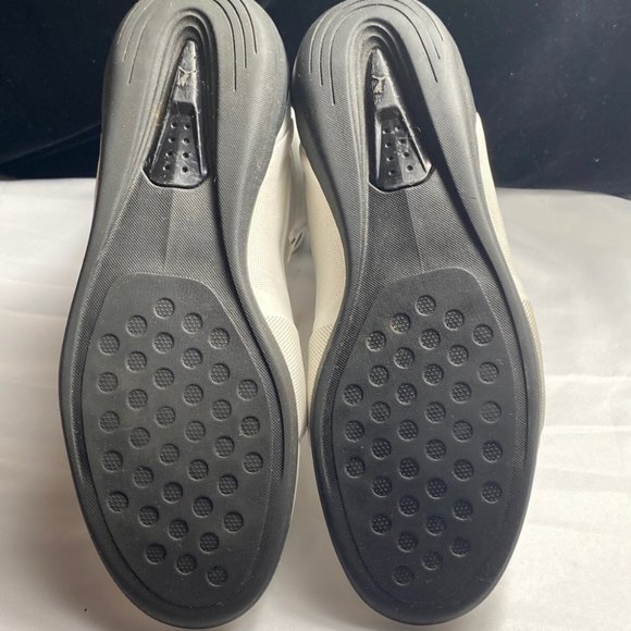 Puma Limitate Ferrari Scuderia White Limited Edition US 7 (only 499 pairs made) - Picture 10 of 12